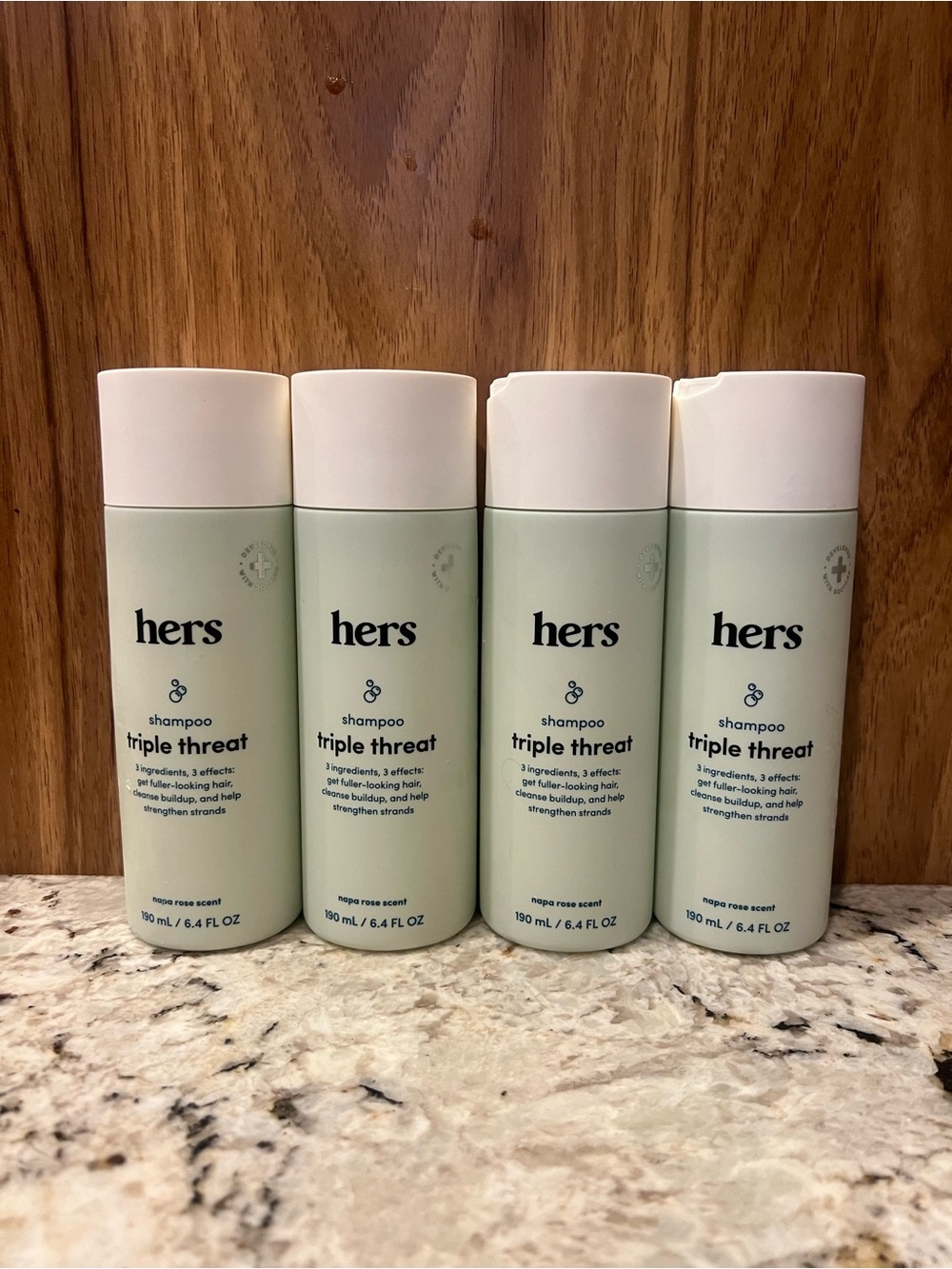Hers Triple Threat Shampoo - Cream/Light Green